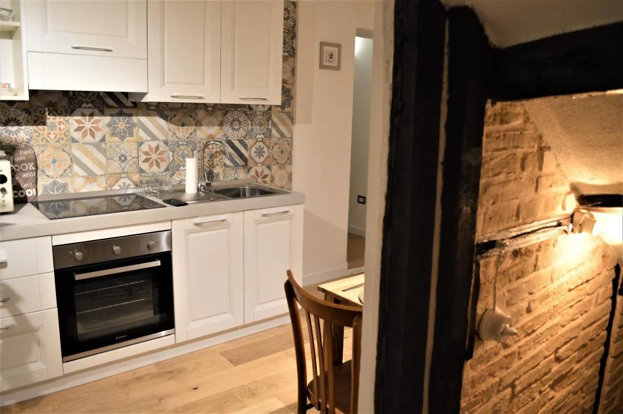Domu 600 - Suite Mini Appartamento Cagliari Centro Storico Italy